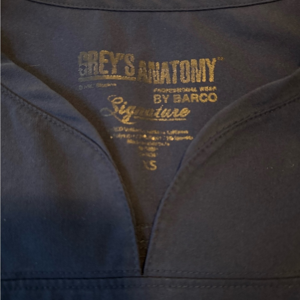 Grey’s Anatomy scrub top - Picture 2 of 3